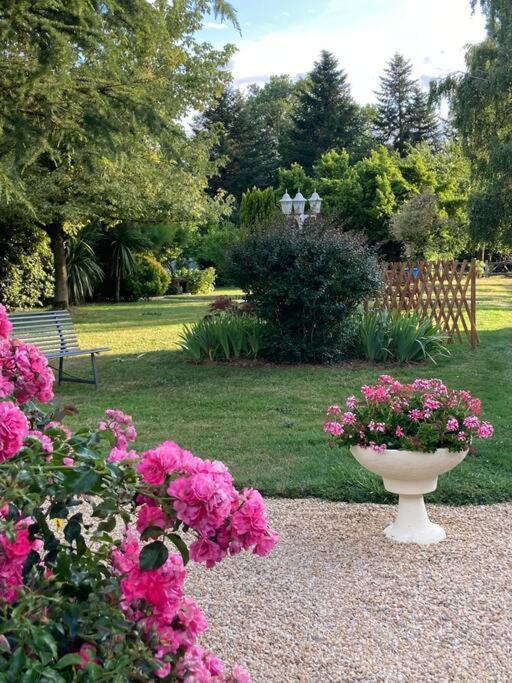 Gite Marguerite - Au Coeur De La Campagne La Petite-Boissiere Esterno foto